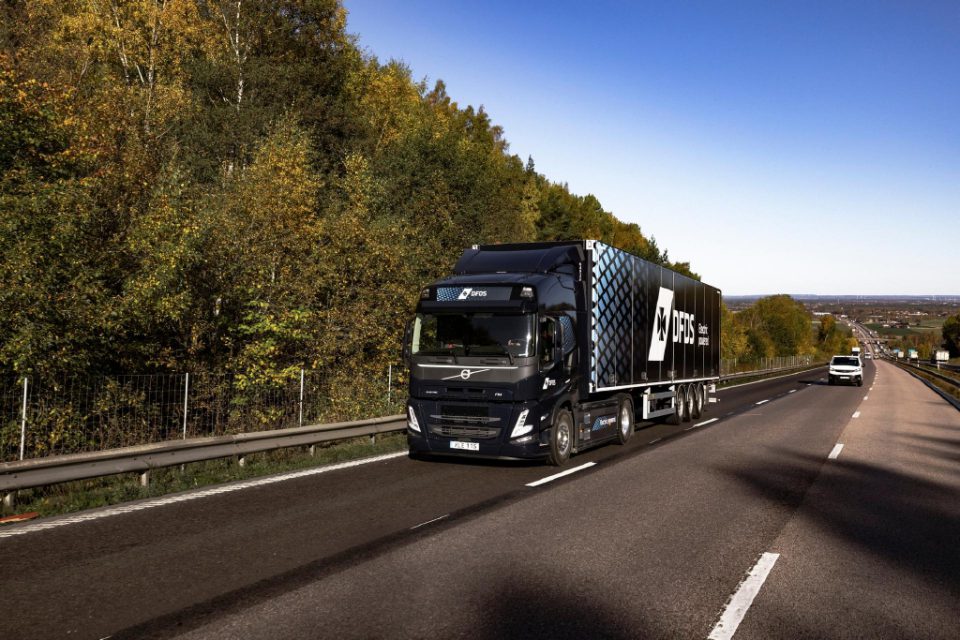 Etruck delivery 20 Volvo Trucks FM Electric headed to DFDS in Gothenburg