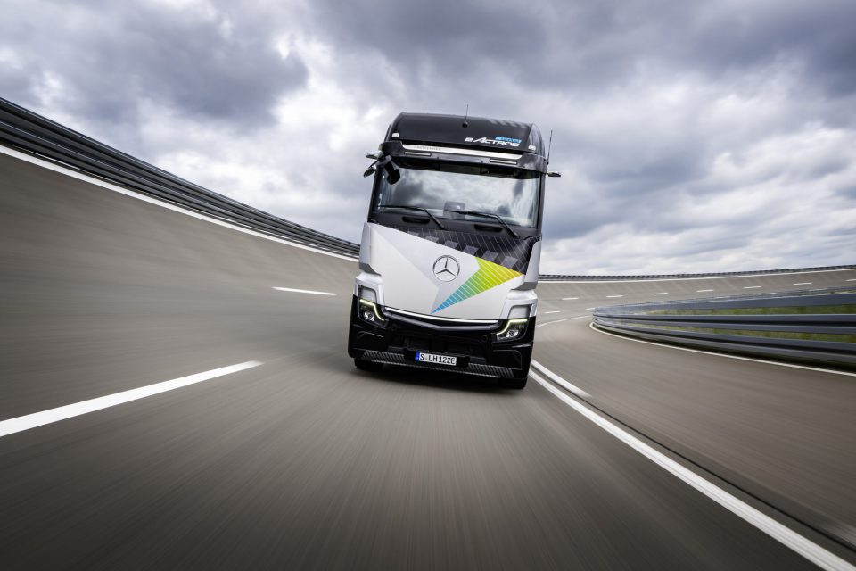 Electric Trucks Mercedes Benz Eactros Longhaul To Be Named Eactros 600