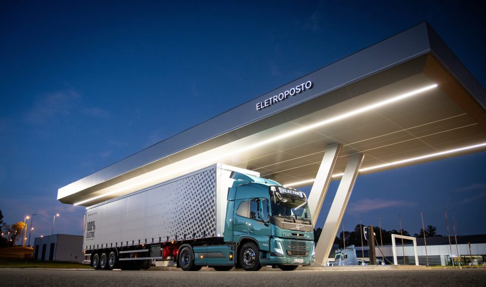 Volvo truck online electric