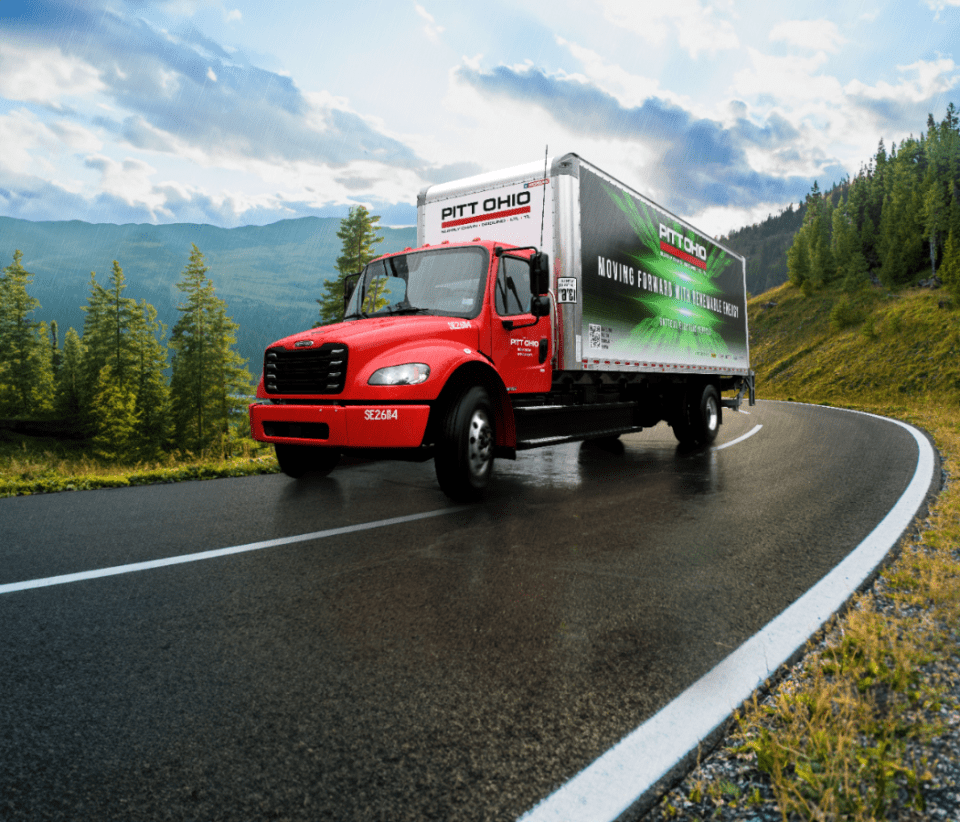 Daimler Truck North America delivers the very first Freightliner eM2 ...