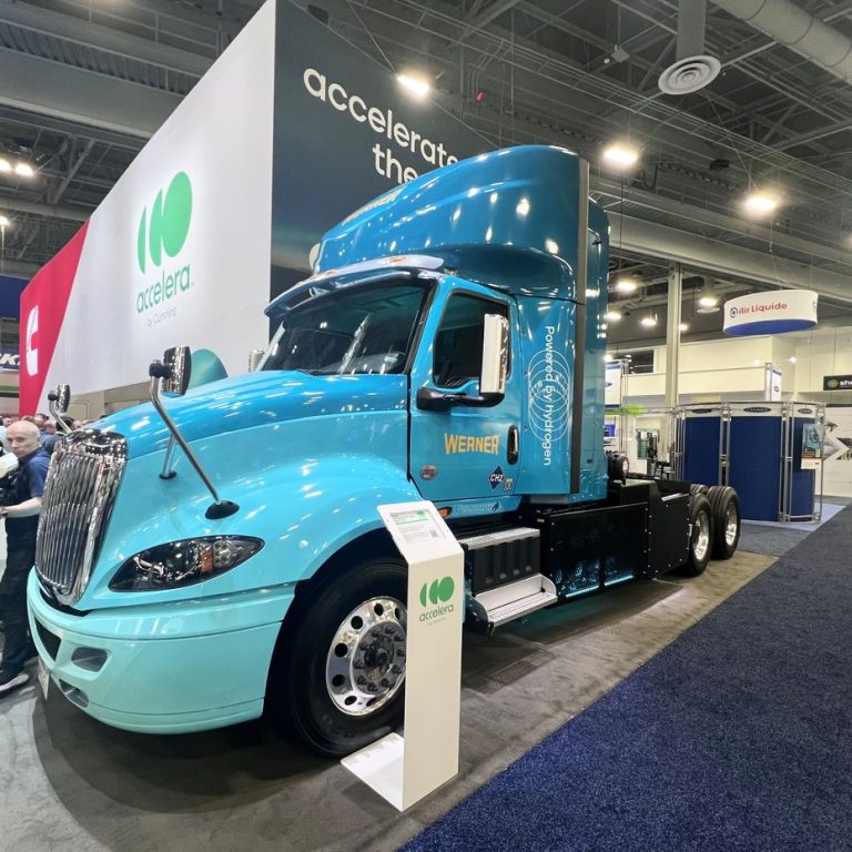 Navistar's International RH Series hydrogen truck (powered by Accelera ...