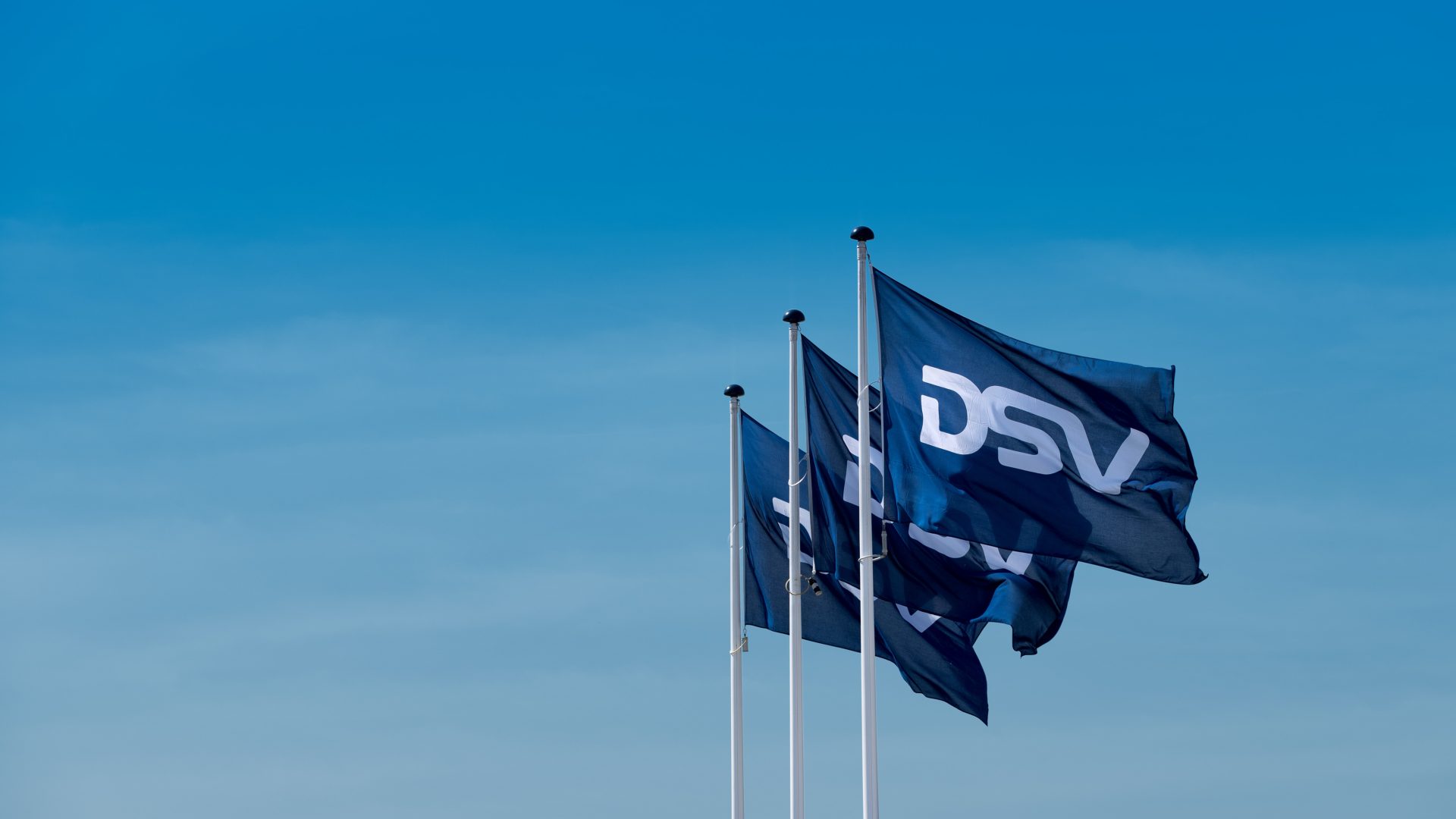 DSV officially acquires DB Schenker. Towards a major logistics group ...