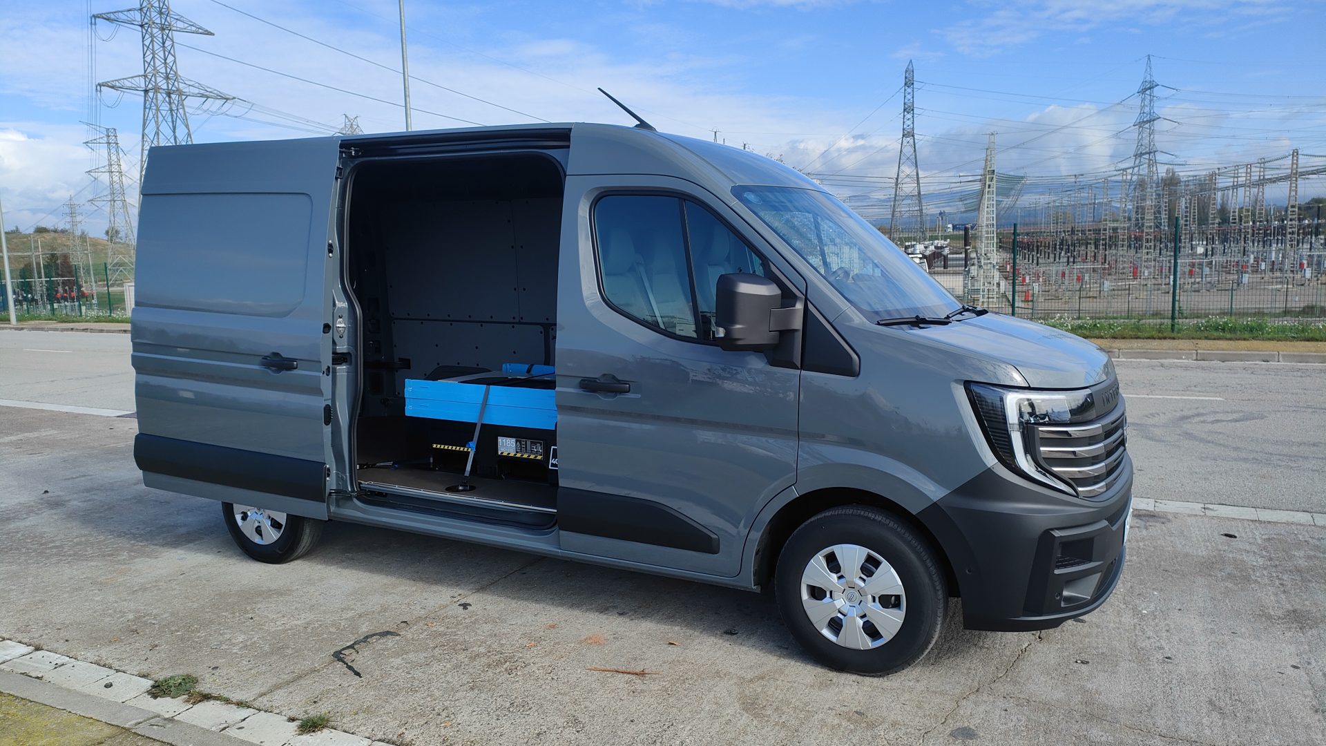 nissan interstar